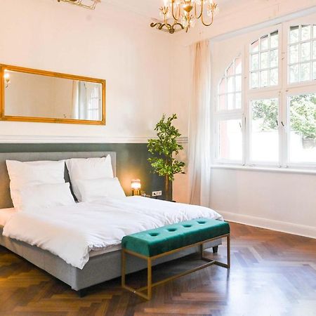 120Qm Denkmal Apartment In Krefeld Mit Stuck Und Garten - Beuys Apartments - Krefeld Dış mekan fotoğraf