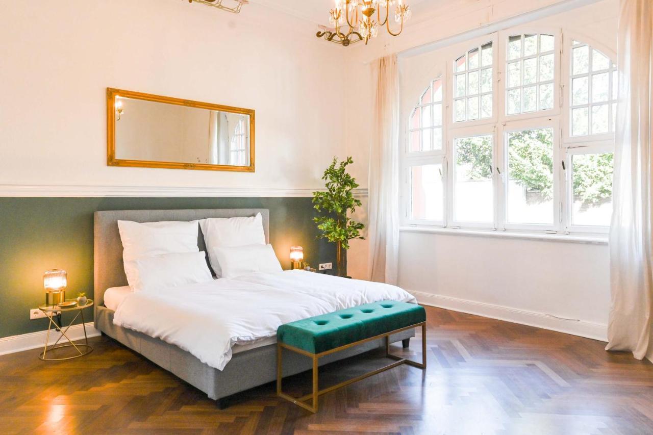 120Qm Denkmal Apartment In Krefeld Mit Stuck Und Garten - Beuys Apartments - Krefeld Dış mekan fotoğraf